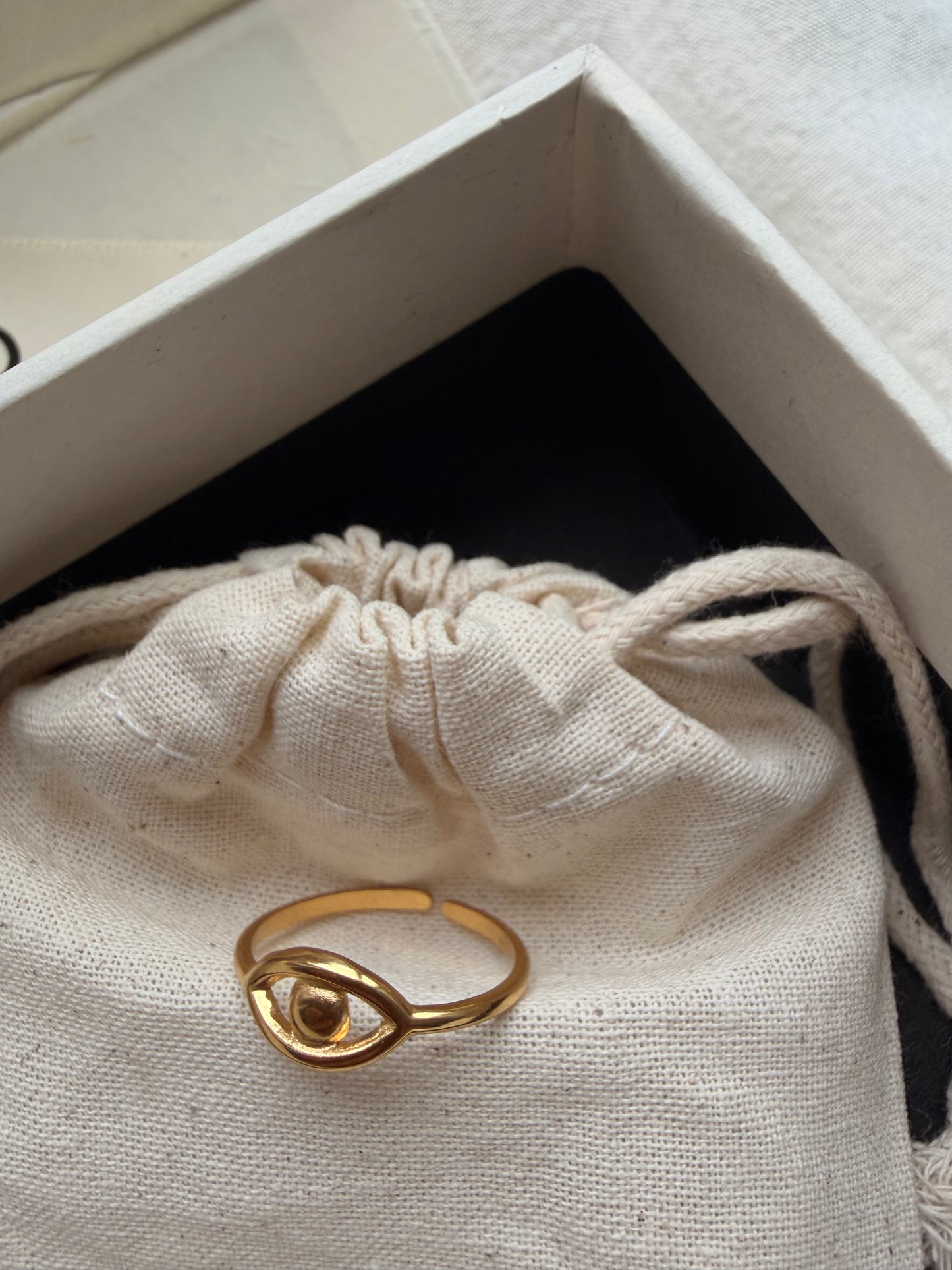 Eye Ring