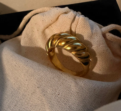 Croissant Ring